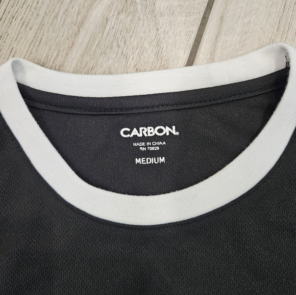 Sporty top by Carbon - Picture 3 of 8